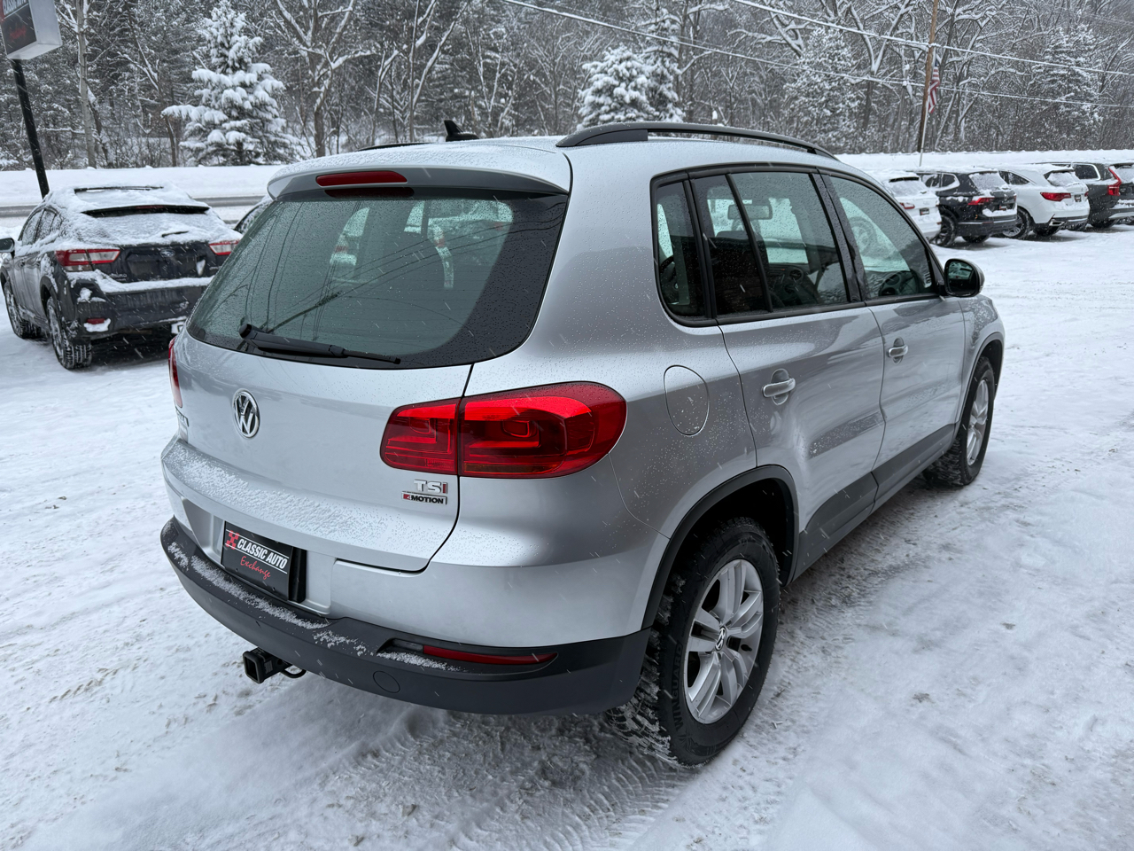 Volkswagen Tiguan S 4Motion AWD 2017