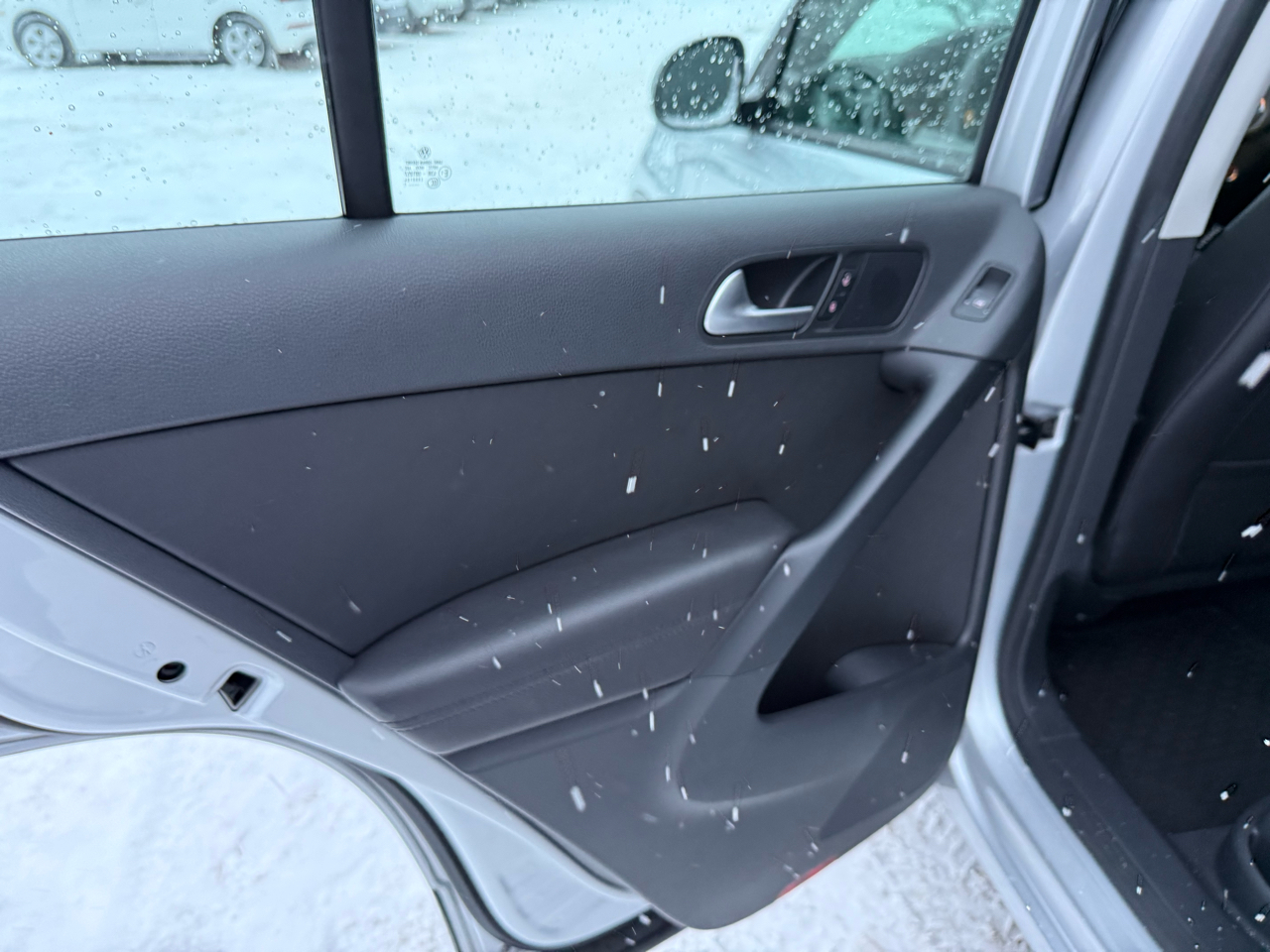 Volkswagen Tiguan S 4Motion AWD 2017