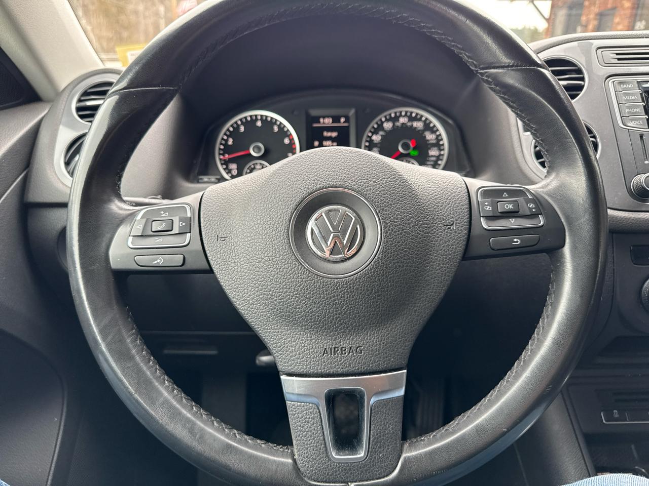 Volkswagen Tiguan S 4Motion AWD 2017