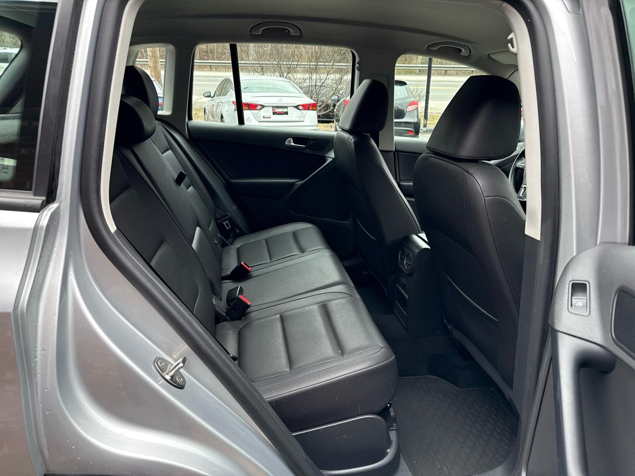 Volkswagen Tiguan S 4Motion AWD 2017
