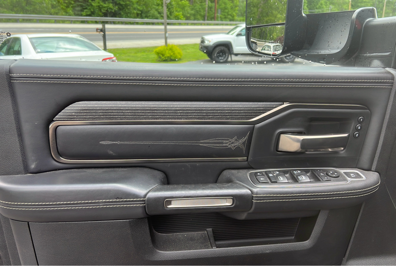 RAM 3500 Limited Mega Cab 4WD 2021