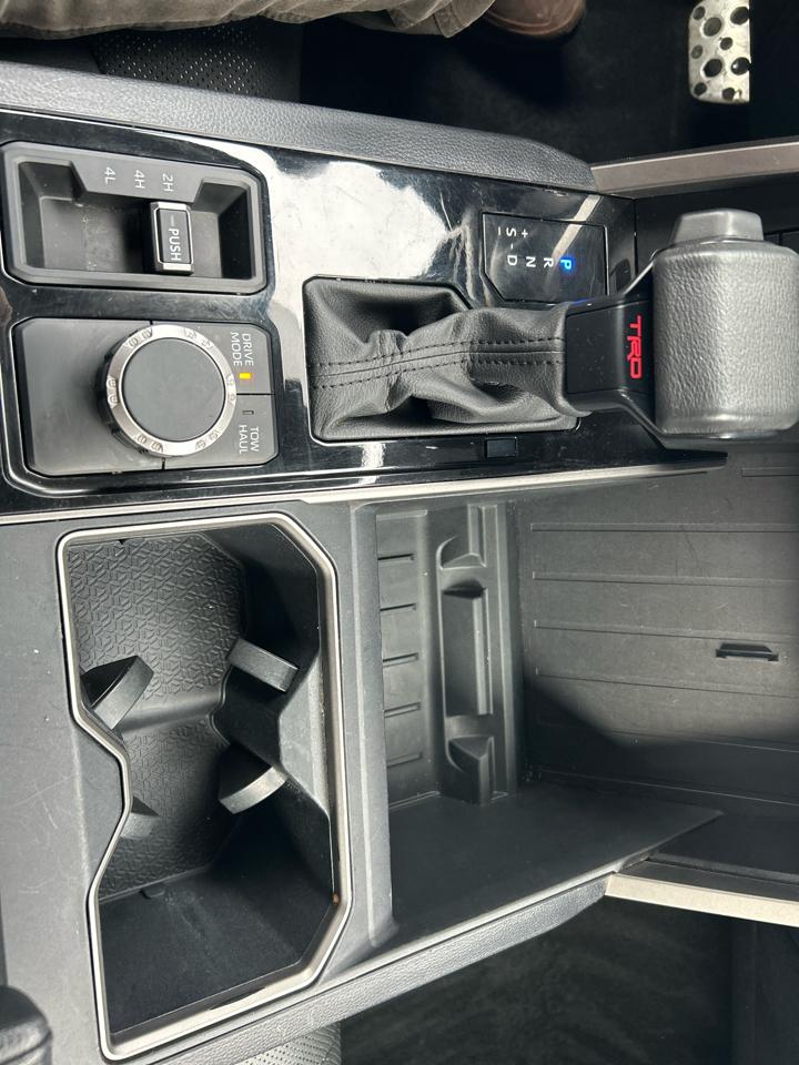 Toyota Tundra SR5 CrewMax 4WD 2022