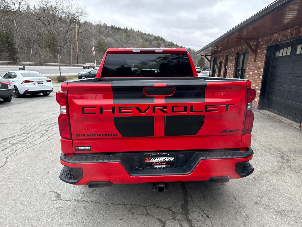 View vehicle photo 4