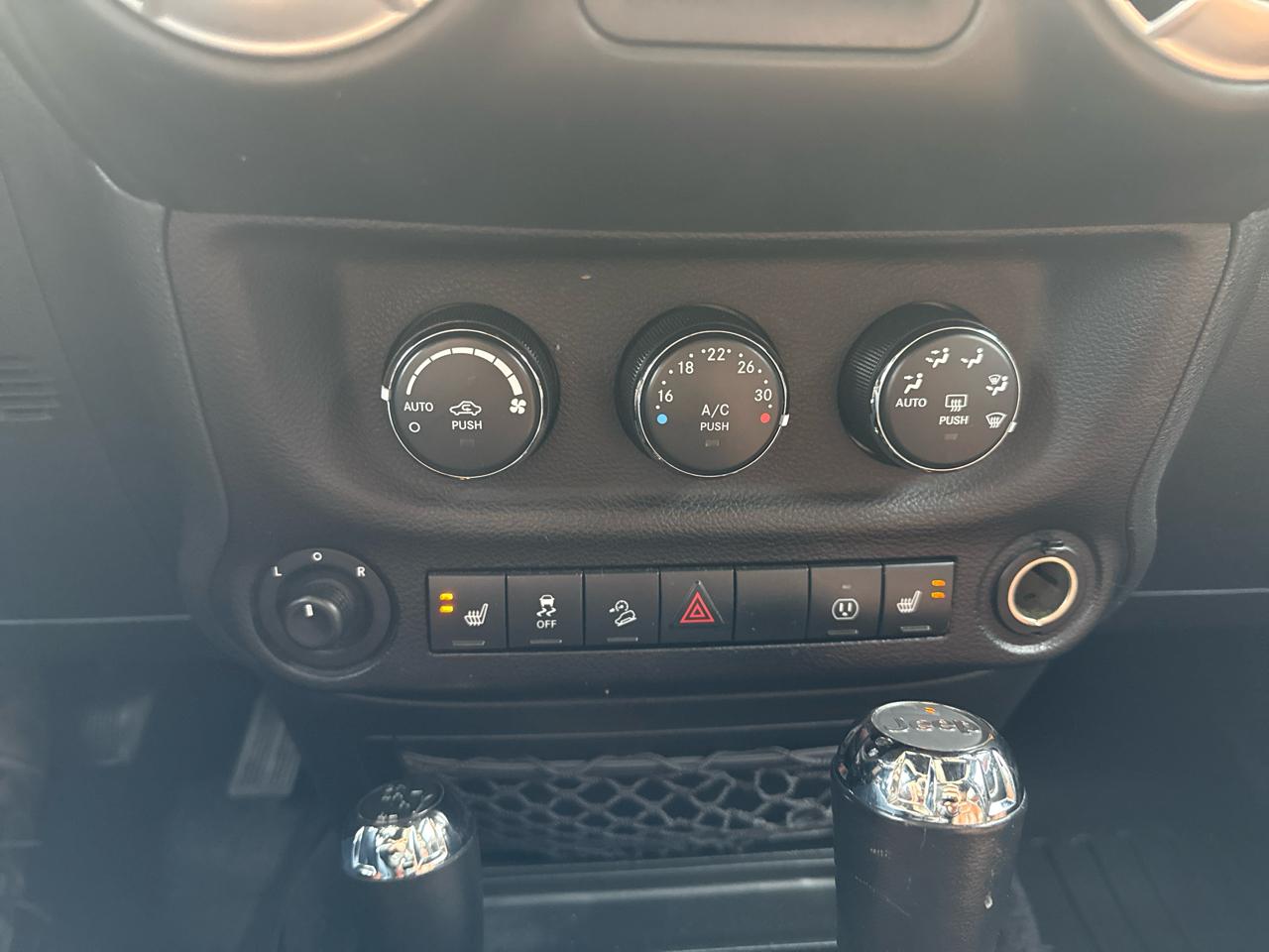 Jeep Wrangler JK Unlimited Sahara 4WD 2018