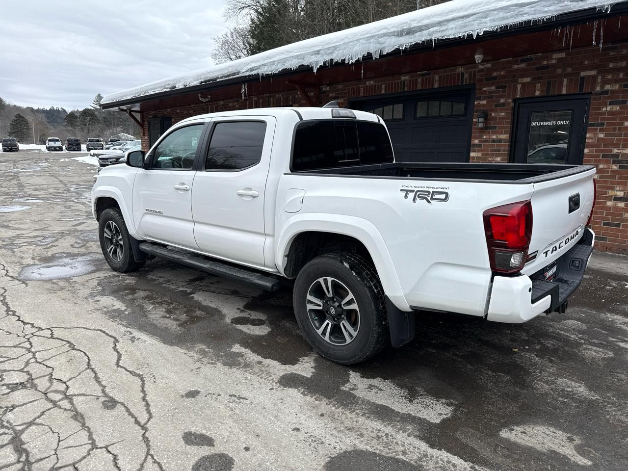 Toyota Tacoma TRD Sport Dbl Cab 4WD at 2018