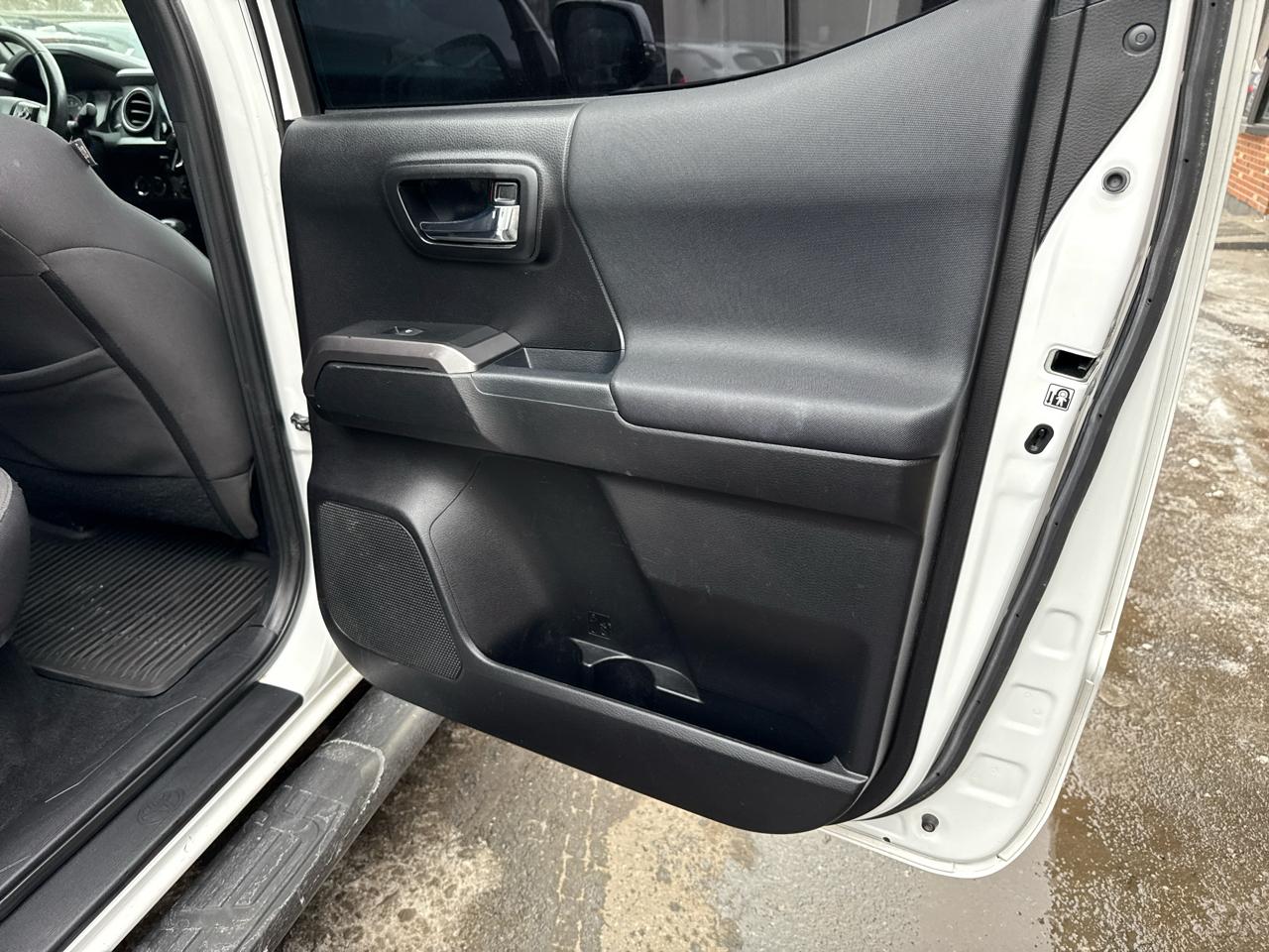 Toyota Tacoma TRD Sport Dbl Cab 4WD at 2018