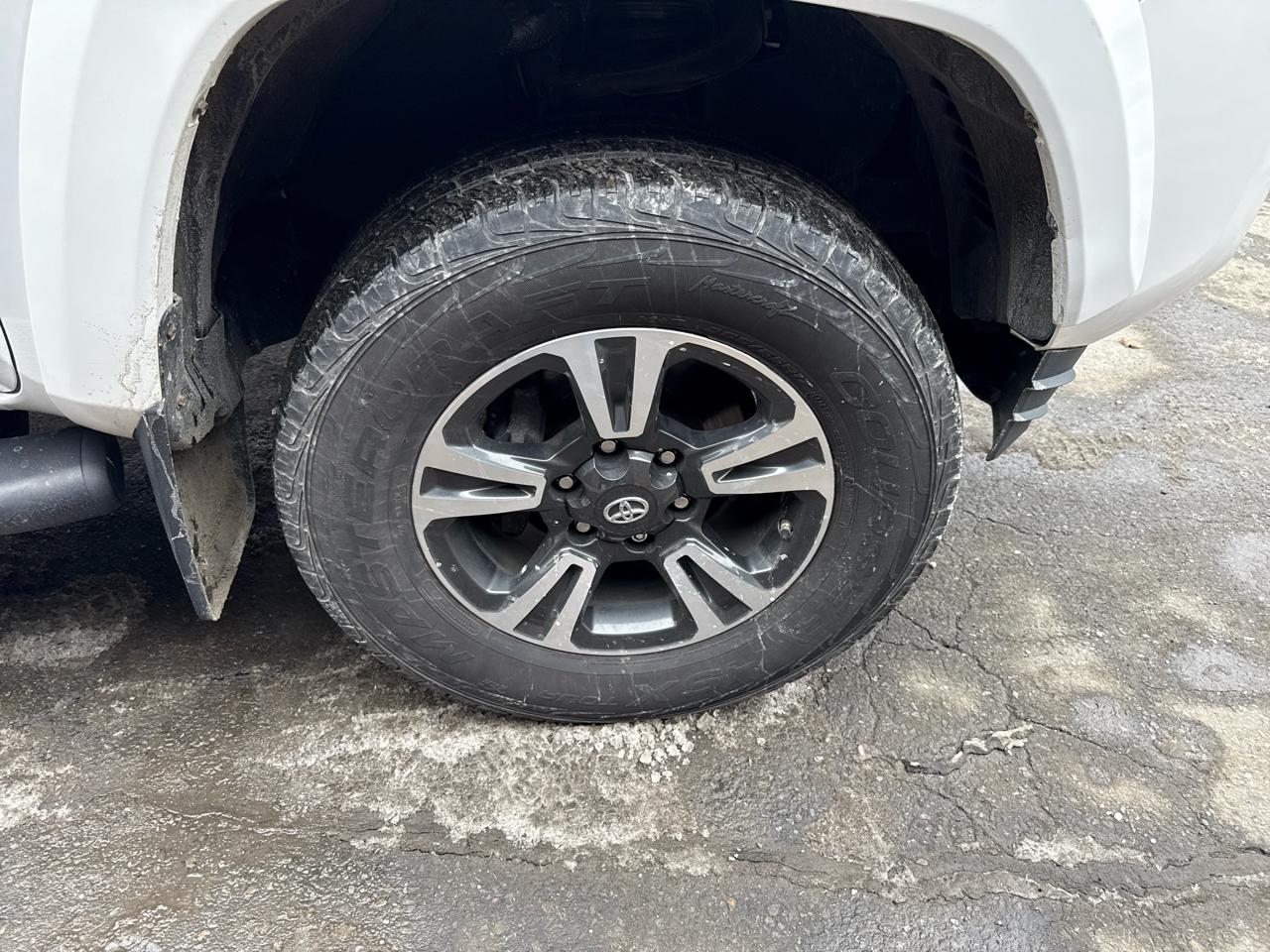 Toyota Tacoma TRD Sport Dbl Cab 4WD at 2018