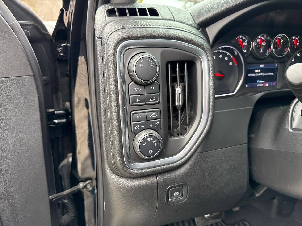 Chevrolet Silverado 1500 LT Crew Cab 4WD 2019