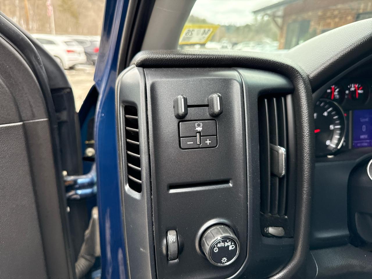 GMC Sierra 2500HD Crew Cab Short Bed 4WD 2017