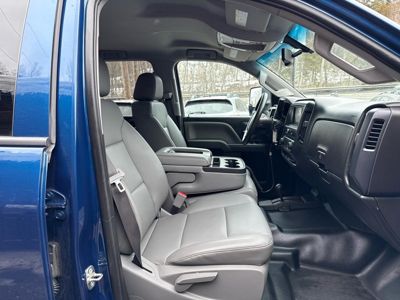 GMC Sierra 2500HD Crew Cab Short Bed 4WD 2017