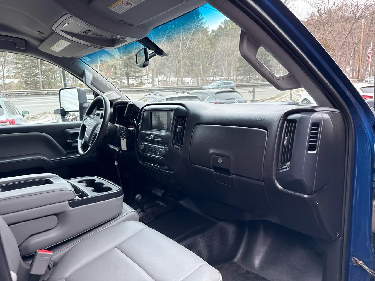 GMC Sierra 2500HD Crew Cab Short Bed 4WD 2017