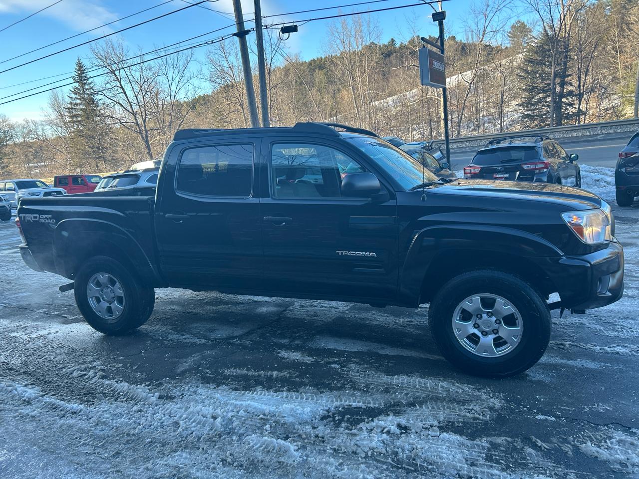 Toyota Tacoma Double Cab V6 6MT 4WD 2015