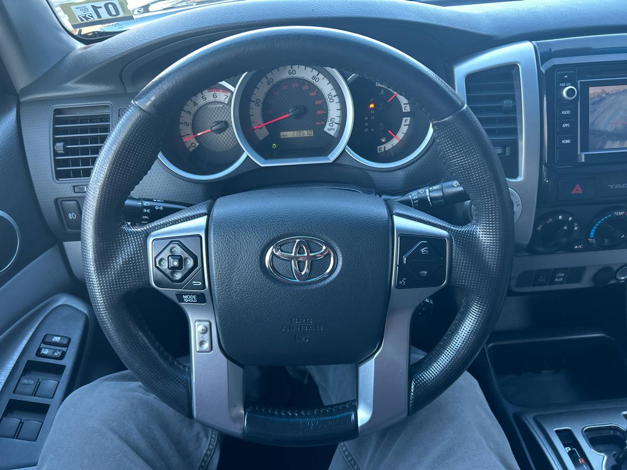 Toyota Tacoma Double Cab V6 6MT 4WD 2015