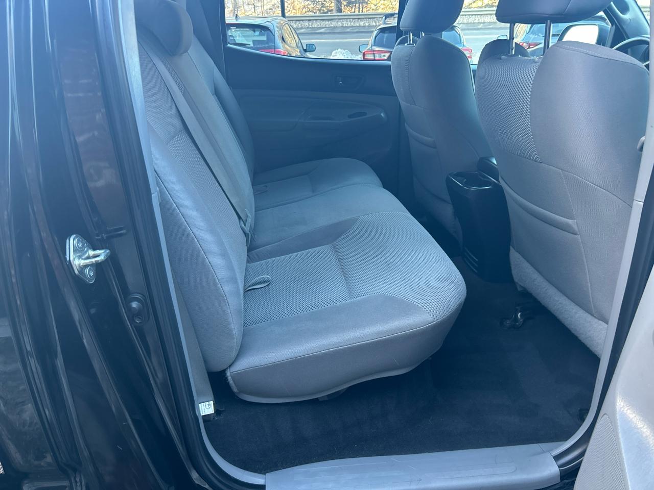 Toyota Tacoma Double Cab V6 6MT 4WD 2015