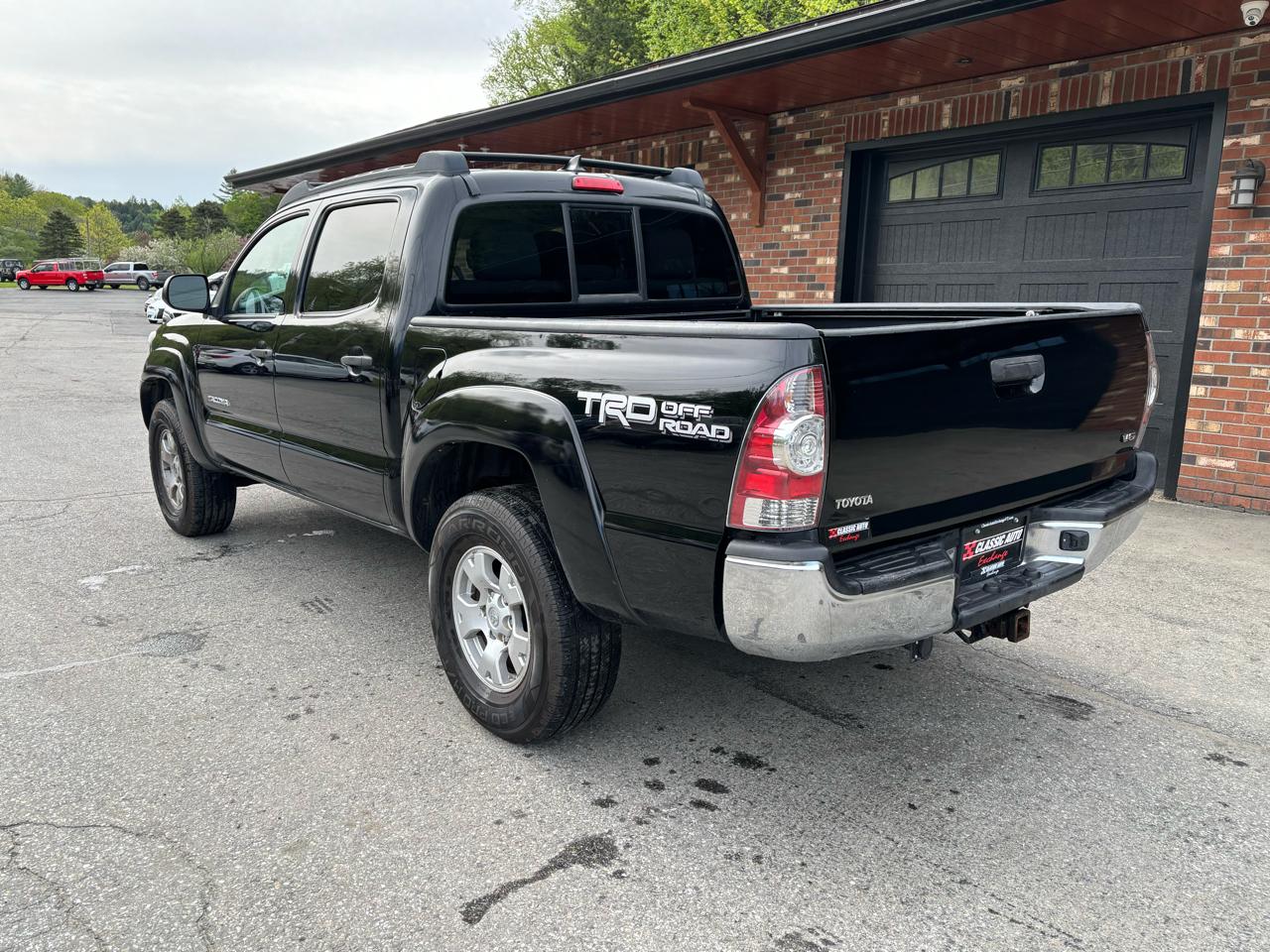 Toyota Tacoma Double Cab V6 6MT 4WD 2015