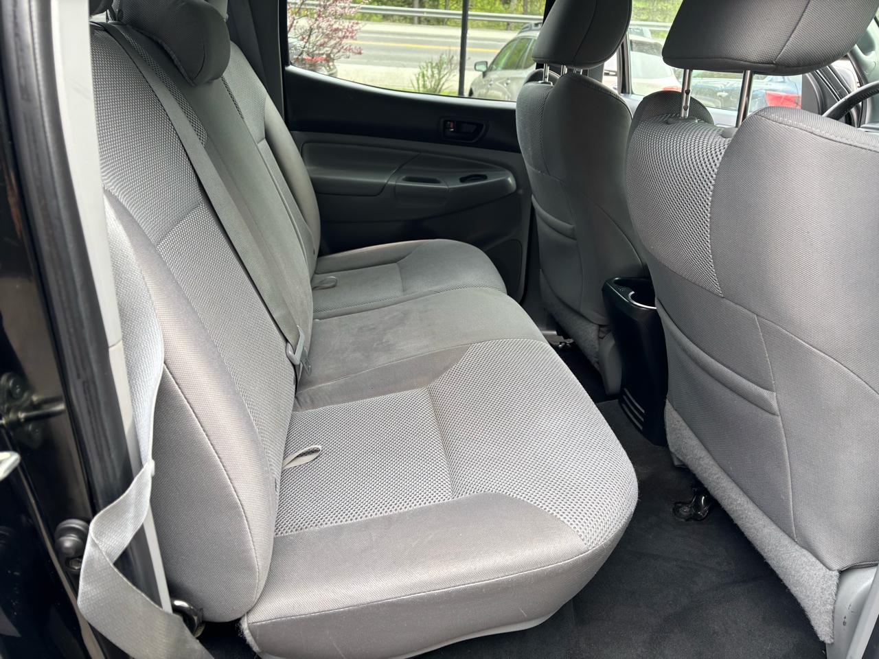 Toyota Tacoma Double Cab V6 6MT 4WD 2015