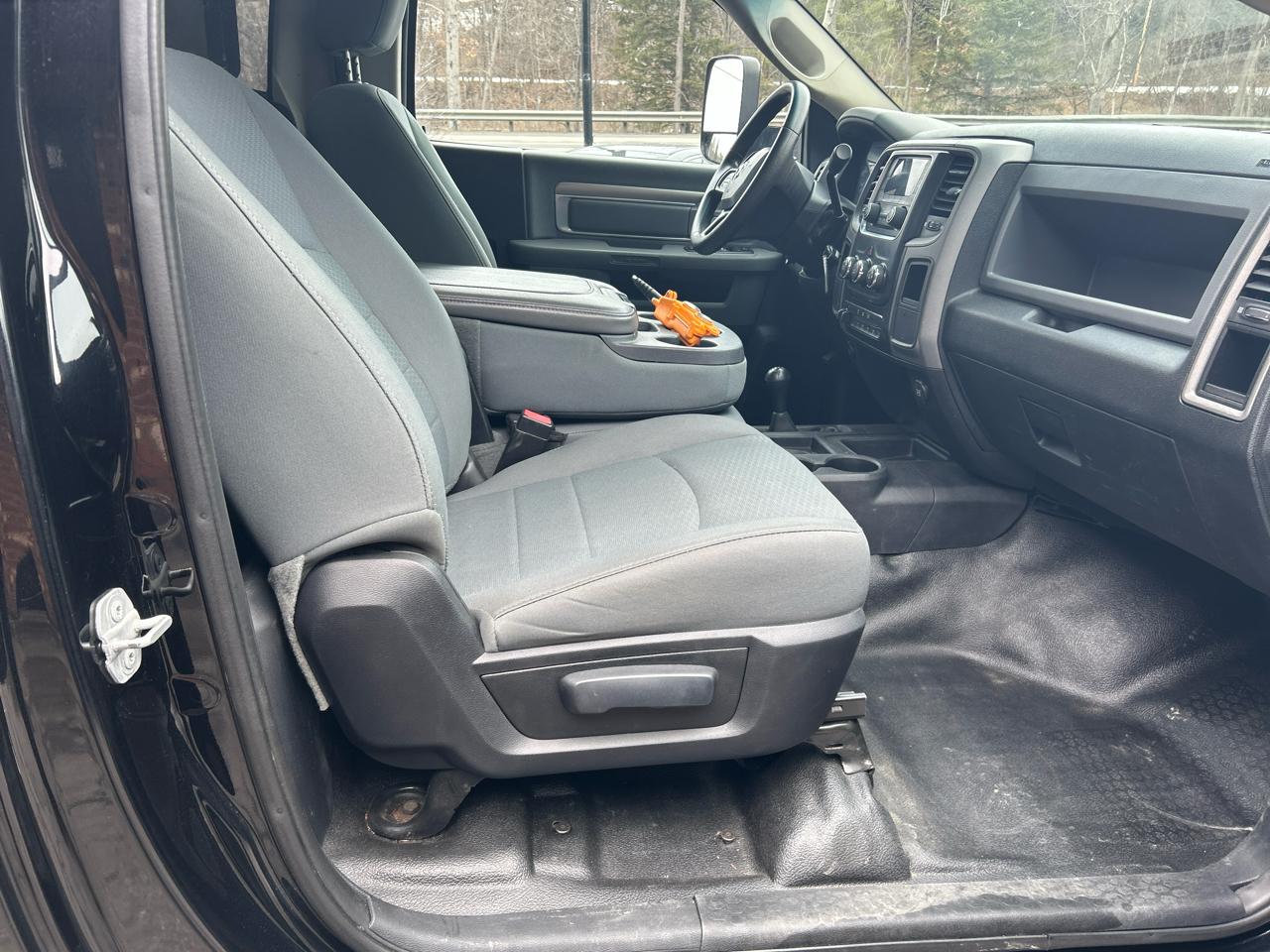 RAM 3500 Regular Cab 4WD DRW 2015