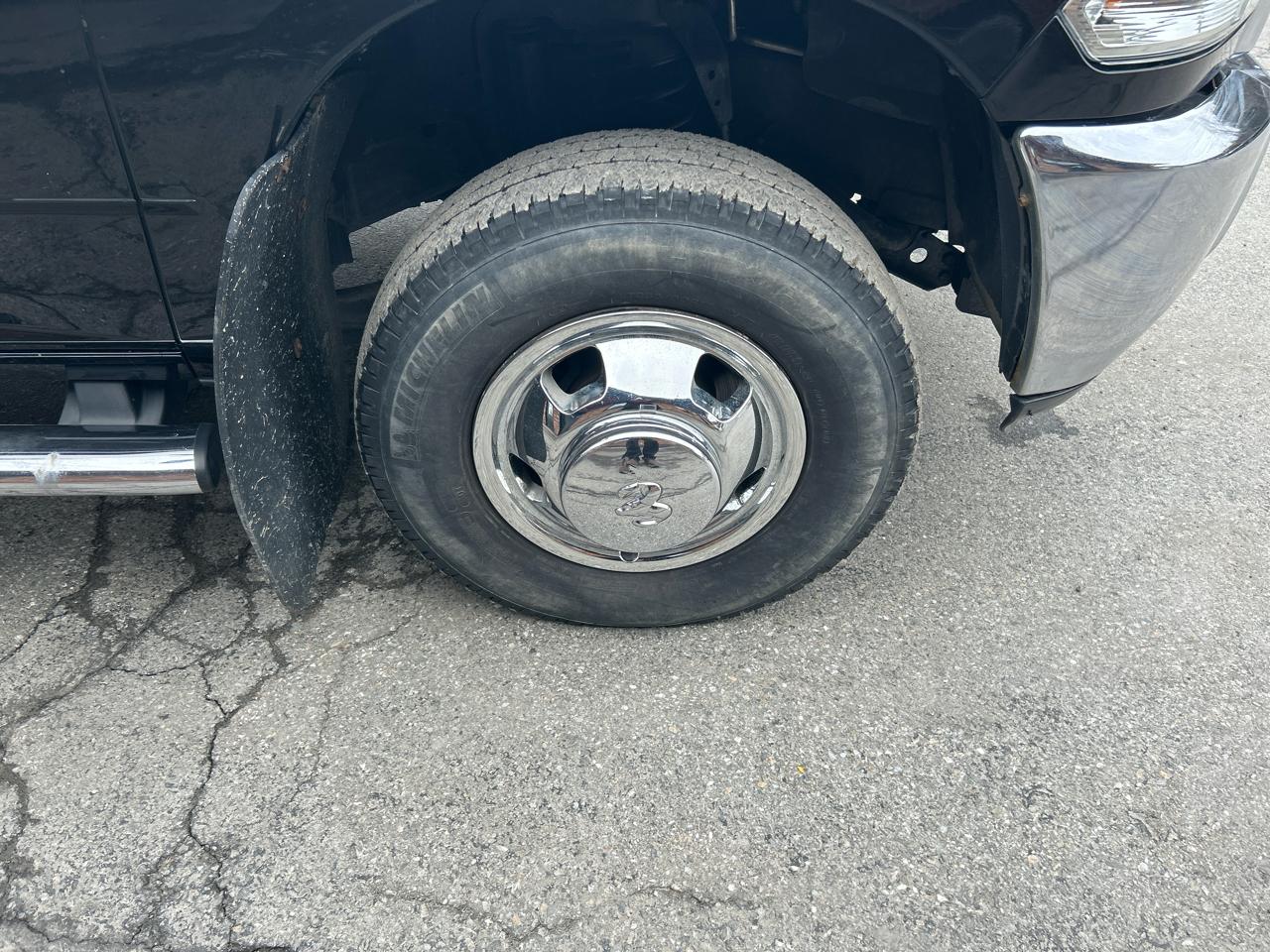 RAM 3500 Regular Cab 4WD DRW 2015