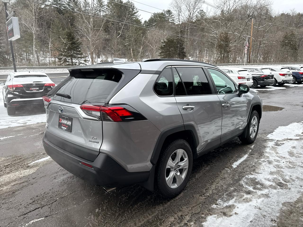 Toyota RAV4 Hybrid LE 2021