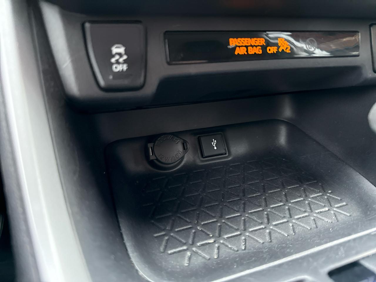 Toyota RAV4 Hybrid LE 2021