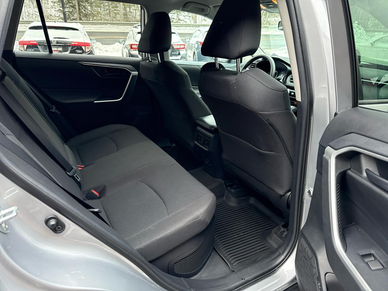 Toyota RAV4 Hybrid LE 2021