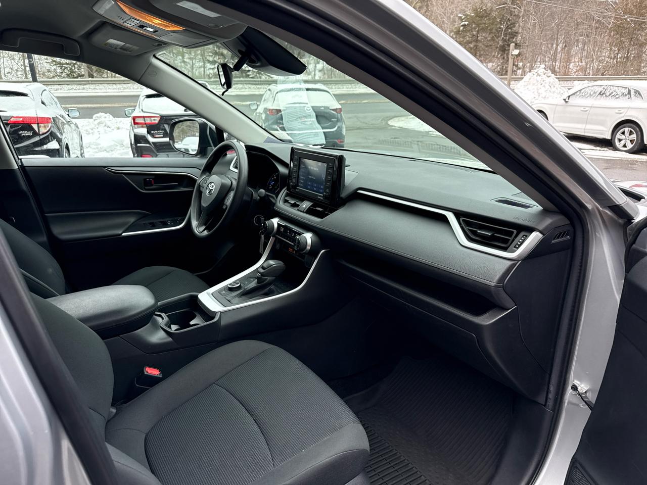 Toyota RAV4 Hybrid LE 2021