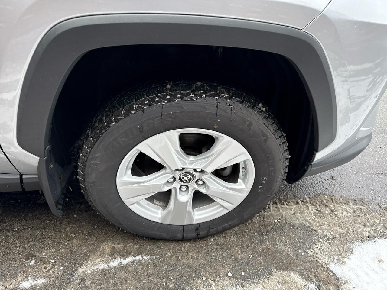 Toyota RAV4 Hybrid LE 2021