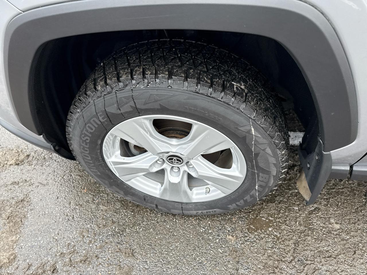 Toyota RAV4 Hybrid LE 2021