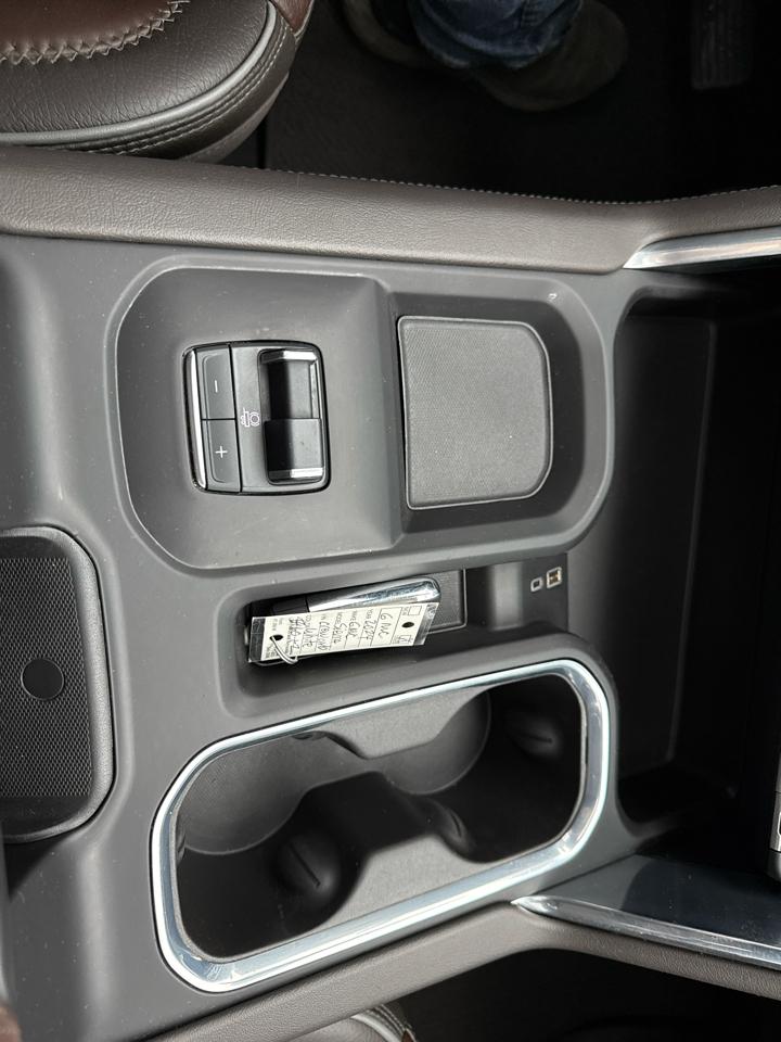 GMC Sierra 2500HD Denali Crew Cab 4WD SB 2024