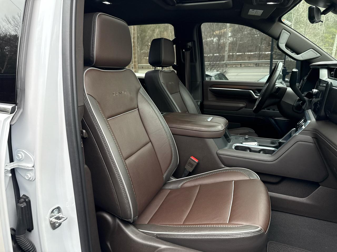 GMC Sierra 2500HD Denali Crew Cab 4WD SB 2024