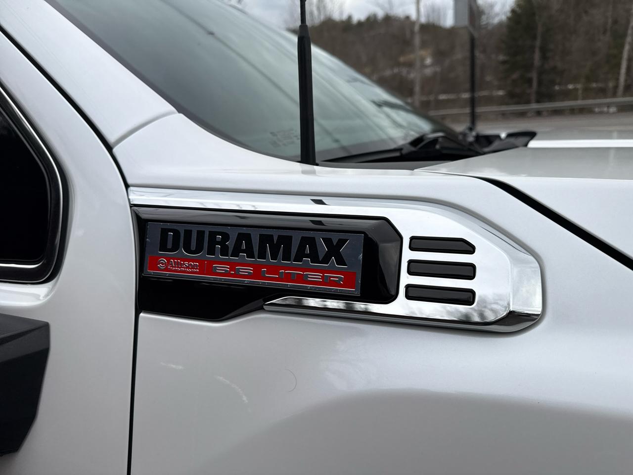 GMC Sierra 2500HD Denali Crew Cab 4WD SB 2024