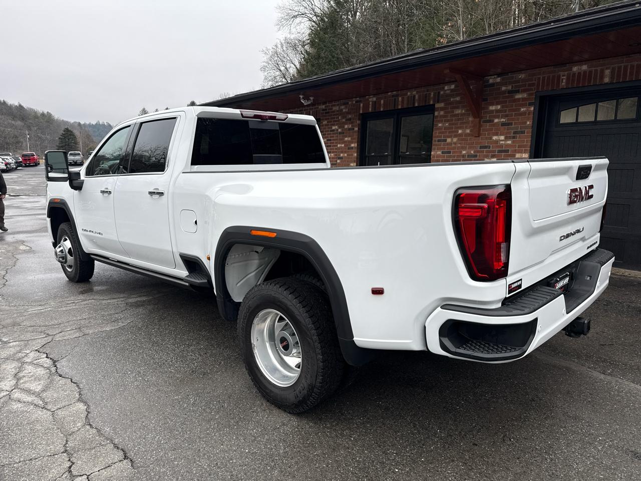 GMC Sierra 3500HD Denali Crew Cab Long Box 4WD 2023