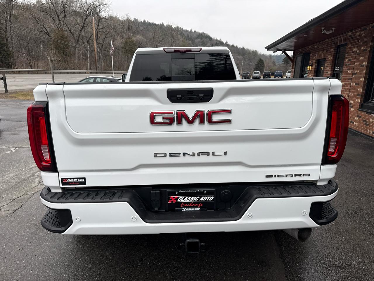 GMC Sierra 3500HD Denali Crew Cab Long Box 4WD 2023