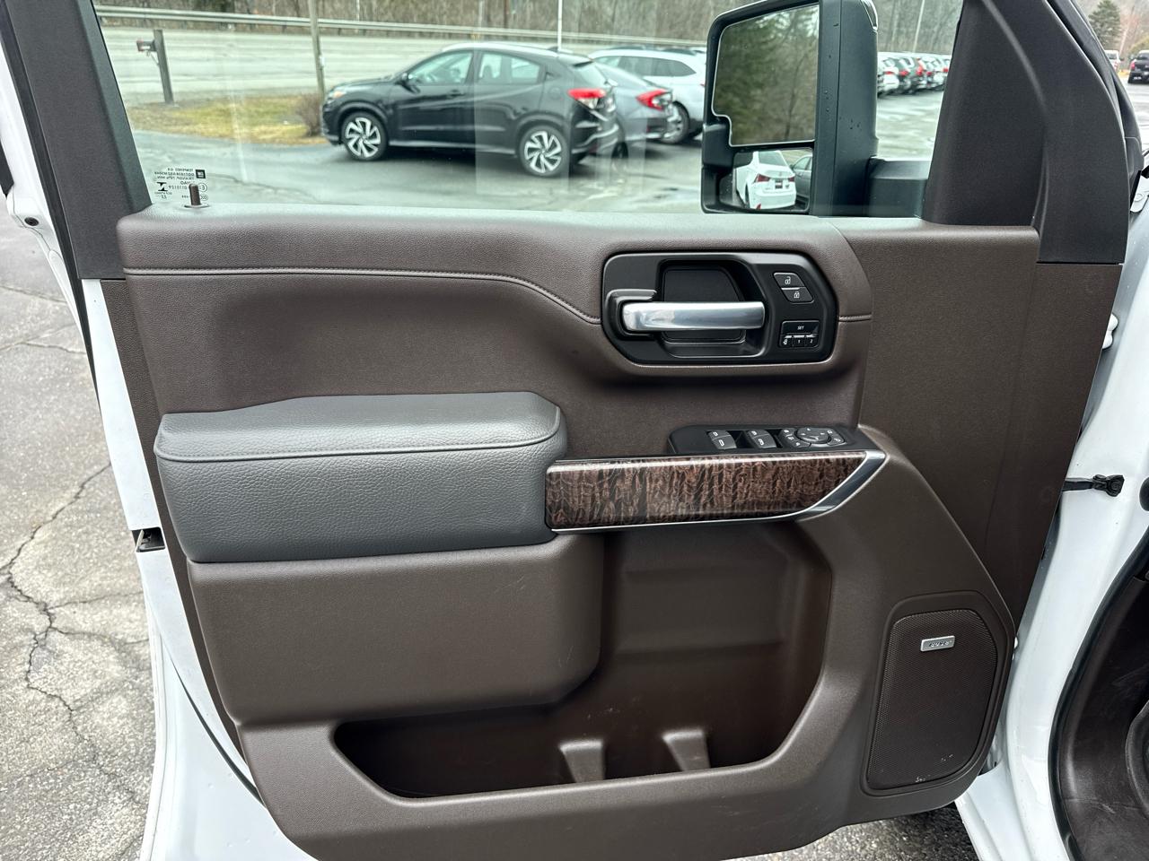 GMC Sierra 3500HD Denali Crew Cab Long Box 4WD 2023