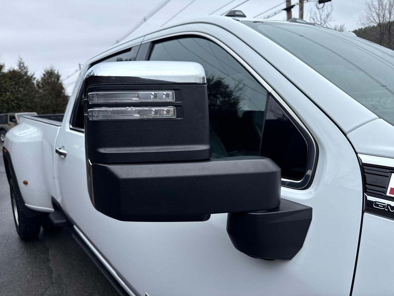 GMC Sierra 3500HD Denali Crew Cab Long Box 4WD 2023