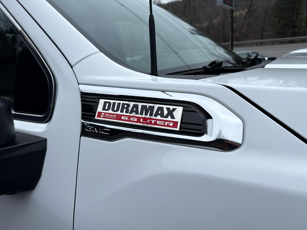 GMC Sierra 3500HD Denali Crew Cab Long Box 4WD 2023