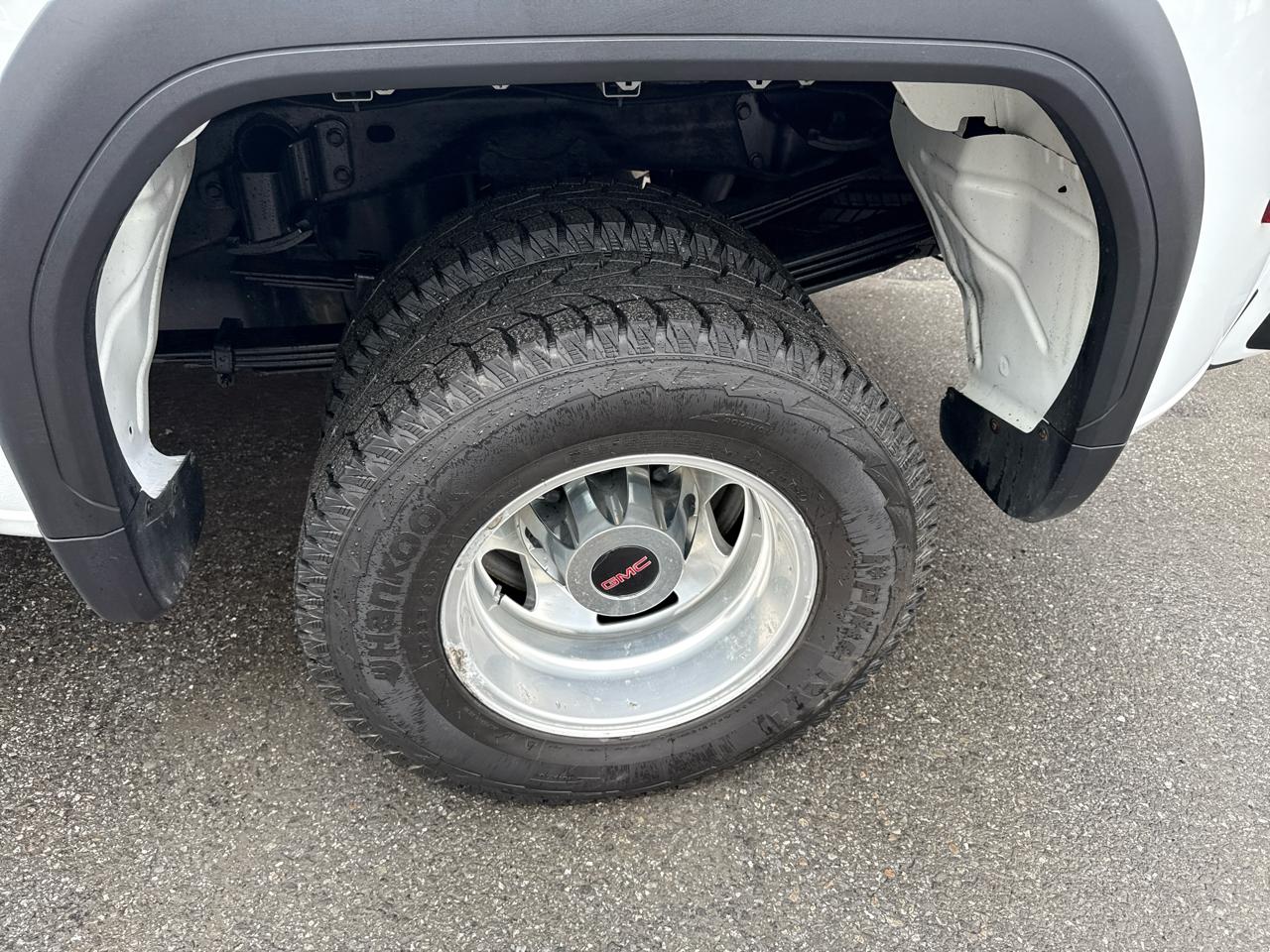 GMC Sierra 3500HD Denali Crew Cab Long Box 4WD 2023