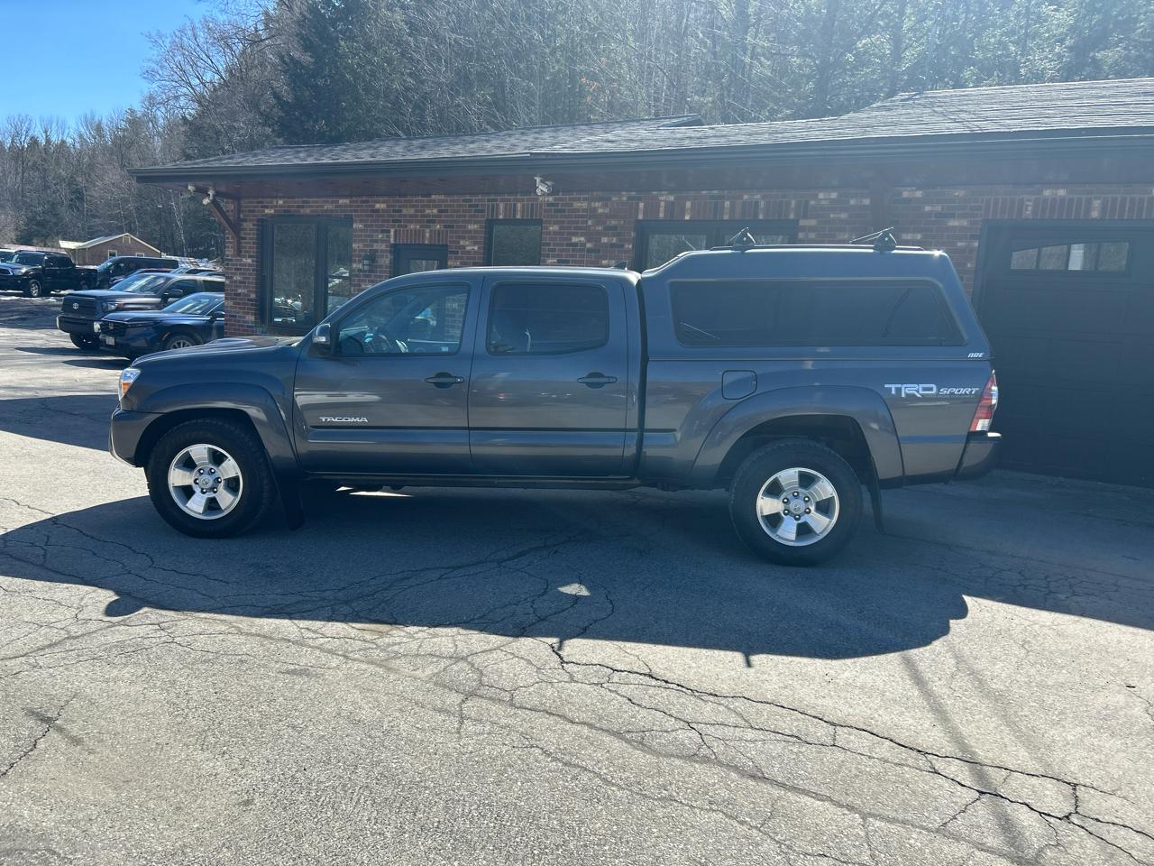 Toyota Tacoma Double Cab Long Bed V6 5AT 4WD 2015
