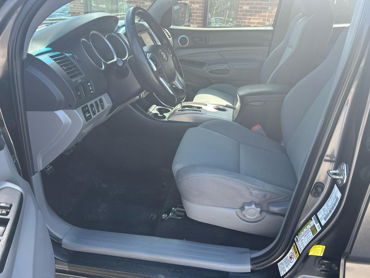 Toyota Tacoma Double Cab Long Bed V6 5AT 4WD 2015