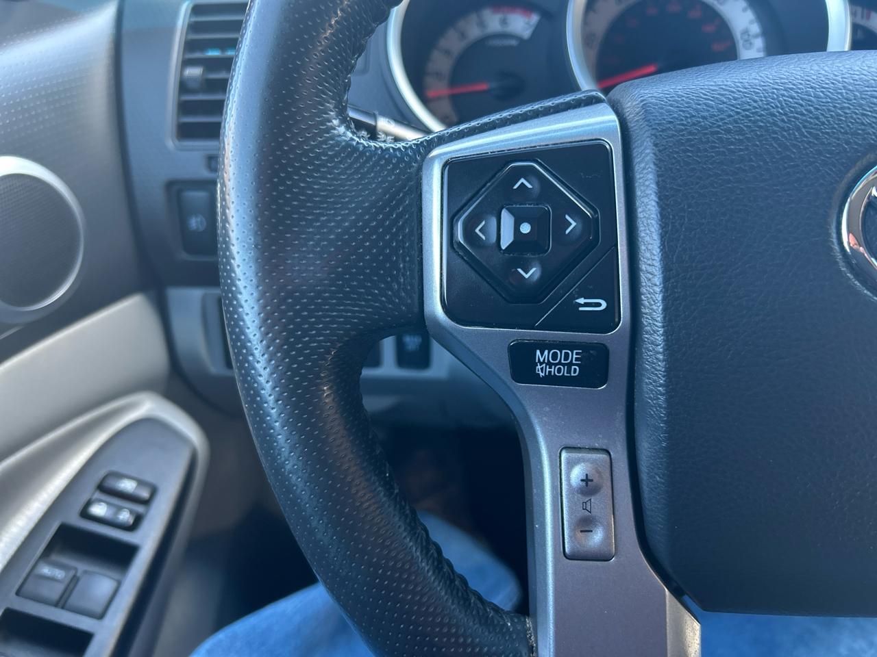 Toyota Tacoma Double Cab Long Bed V6 5AT 4WD 2015