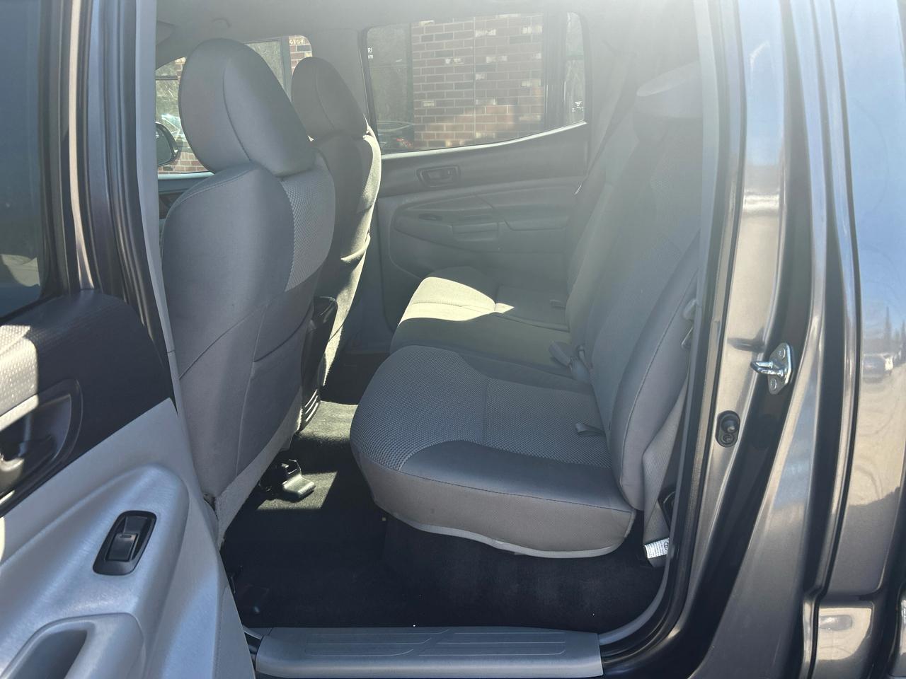 Toyota Tacoma Double Cab Long Bed V6 5AT 4WD 2015