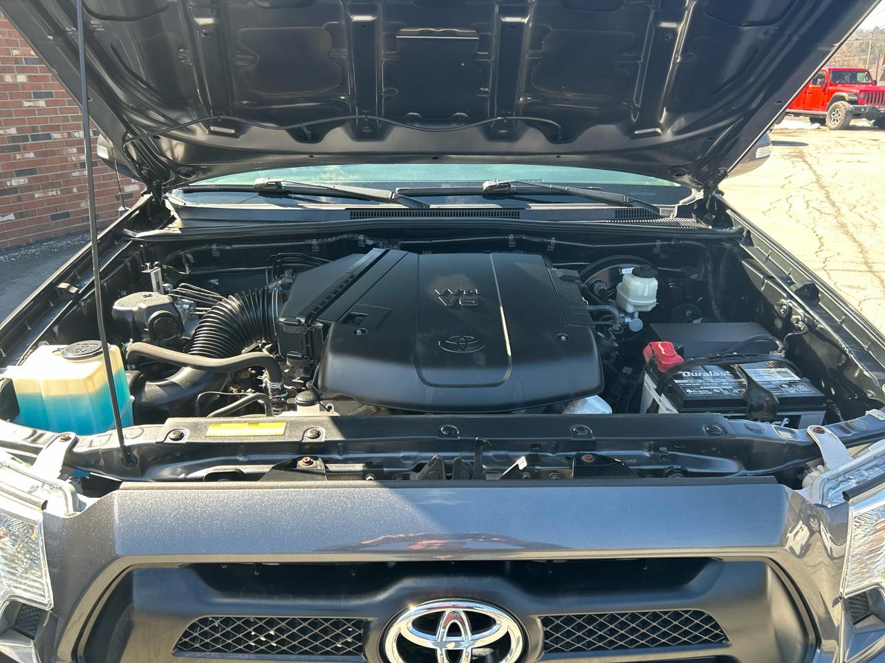 Toyota Tacoma Double Cab Long Bed V6 5AT 4WD 2015