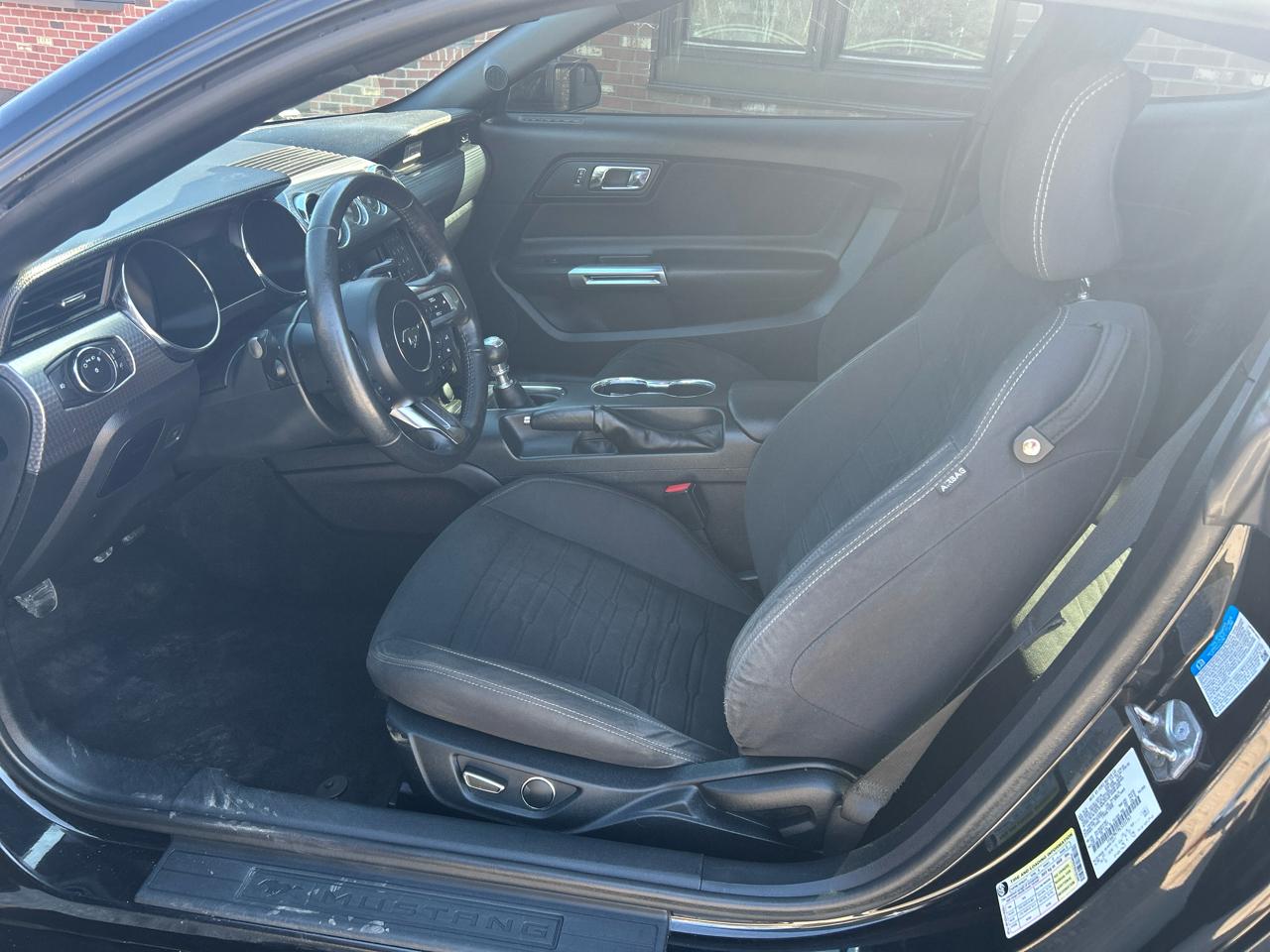 Ford Mustang GT Premium Coupe 2016