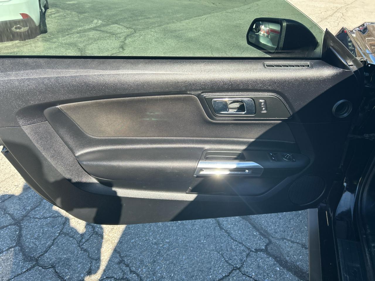 Ford Mustang GT Premium Coupe 2016