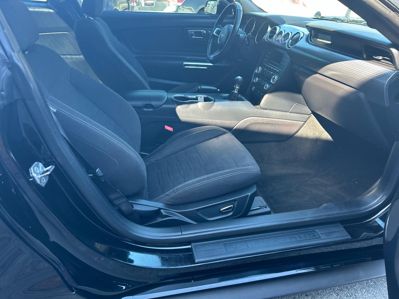 Ford Mustang GT Premium Coupe 2016