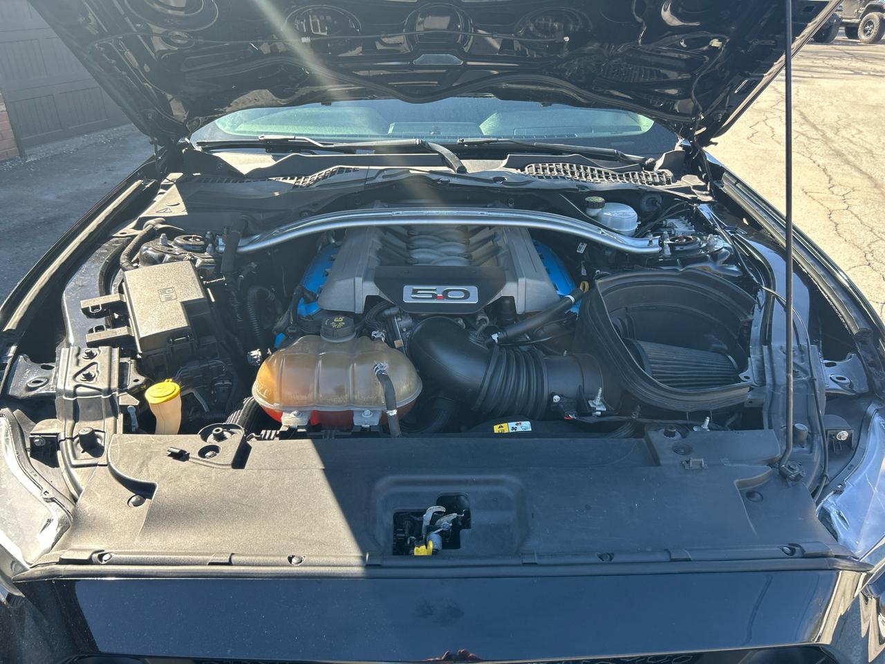 Ford Mustang GT Premium Coupe 2016