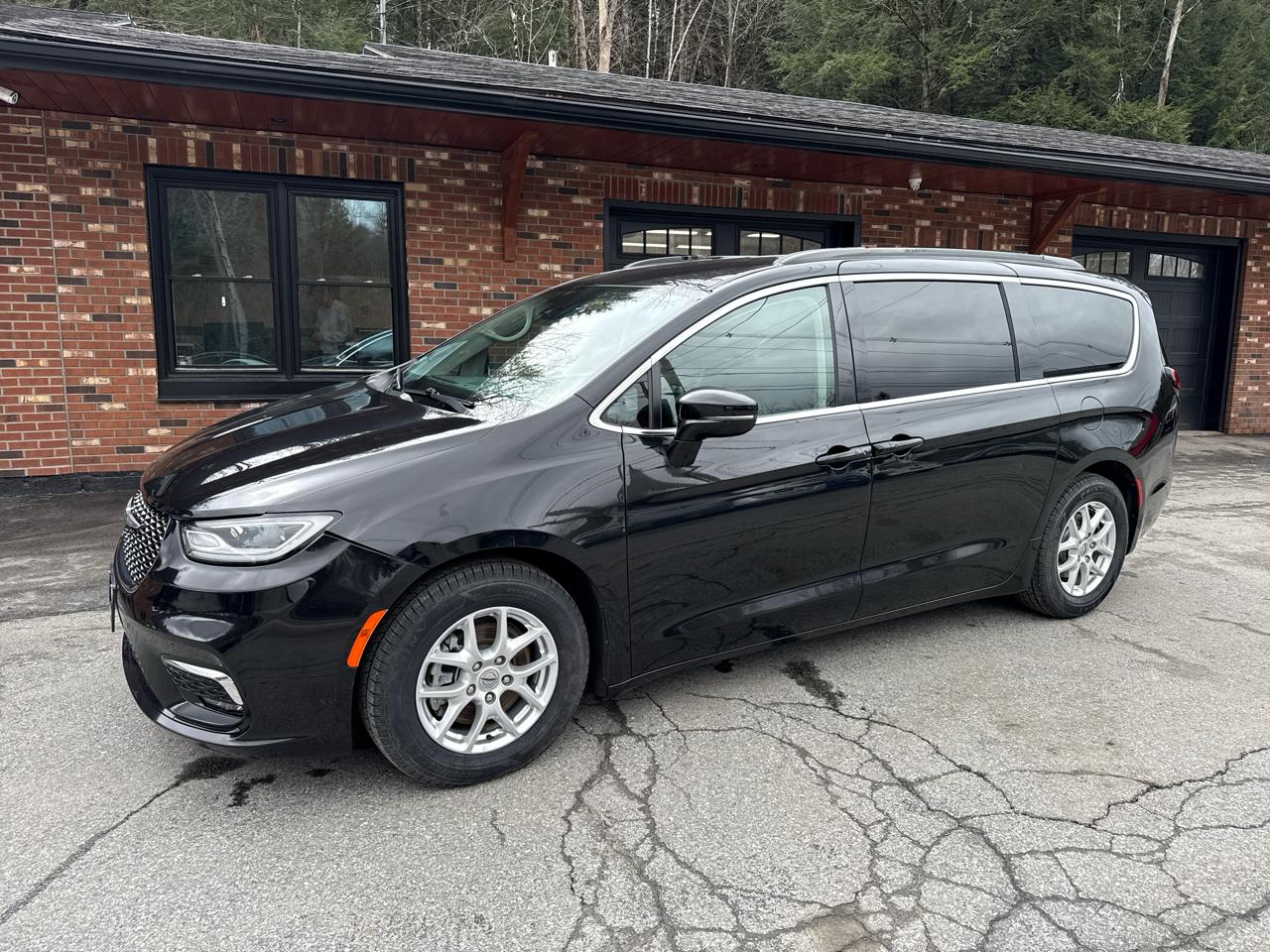 2022 Chrysler Pacifica Touring-L