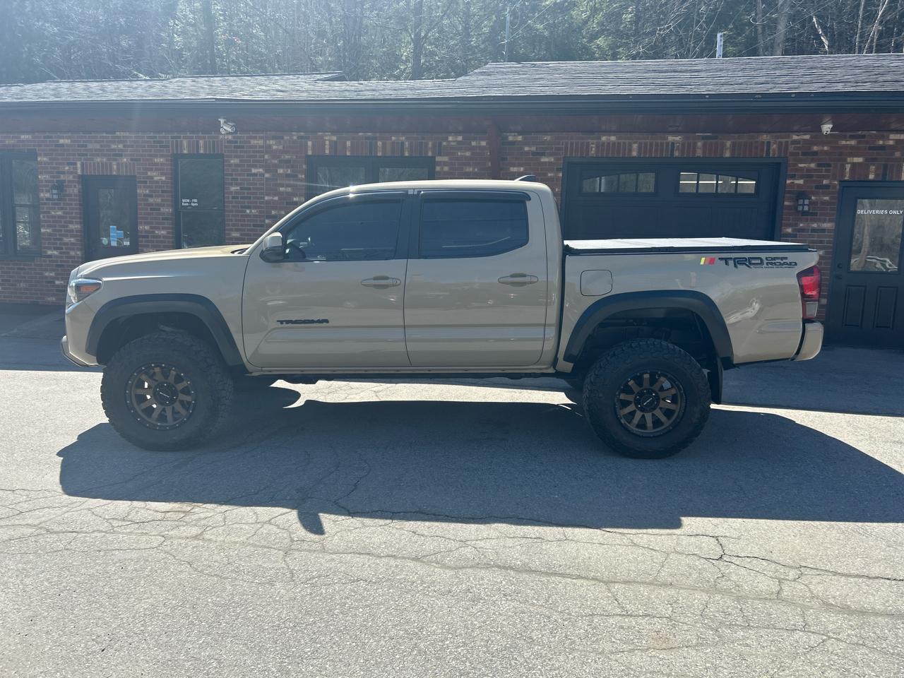 Toyota Tacoma TRD Offroad Dbl Cab 4WD V6 at 2018