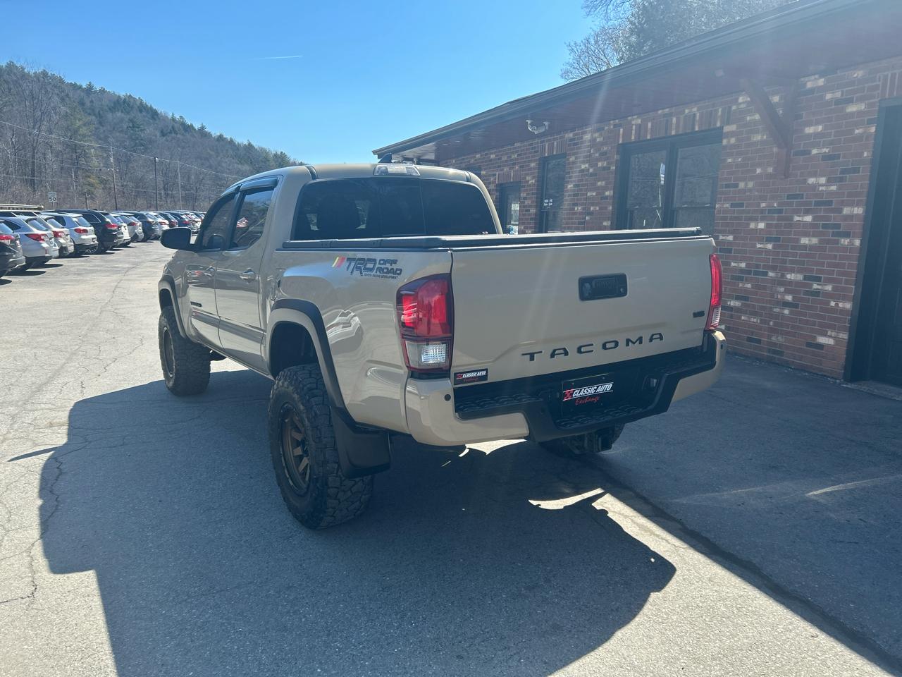 Toyota Tacoma TRD Offroad Dbl Cab 4WD V6 at 2018