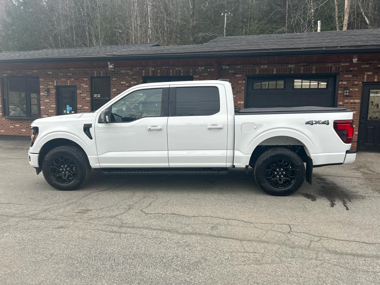 Ford F-150 XLT SuperCrew 4WD 2025